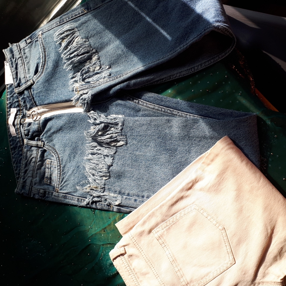 2 pairs of jeans